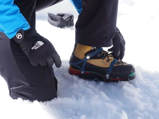 Copy of kamikochi-winter-hiking (4)