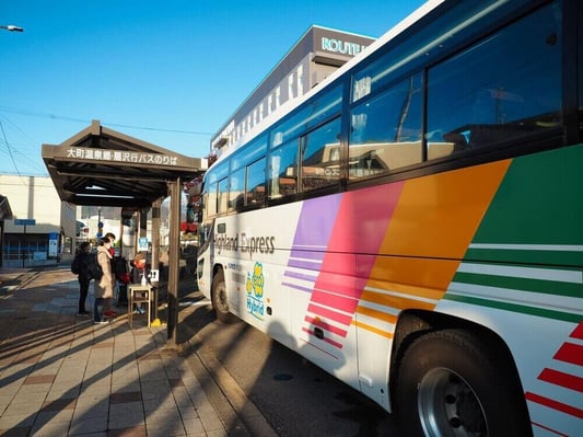 Shinano_omachi_bus_stop