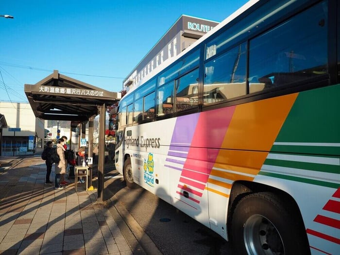 Shinano_omachi_bus_stop