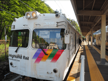 alpico-kamikochi-line-train