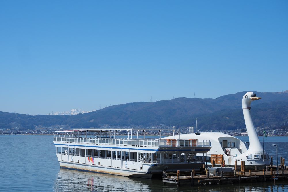 suwa_lake_boat