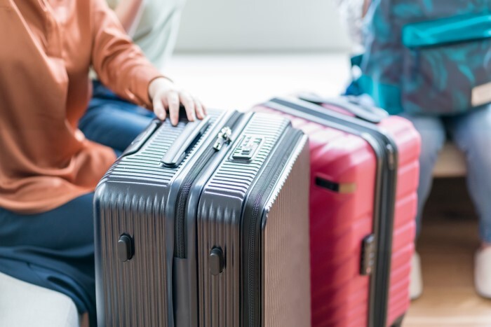 pixta_74583134_XL_suitcase